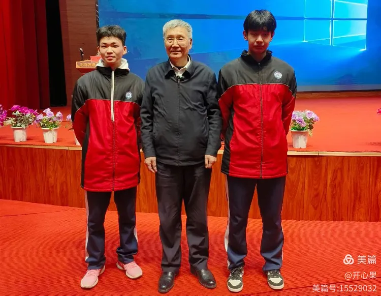 "饱读圣贤书,践行家国情"王春来老师专题报告会在奈曼举行